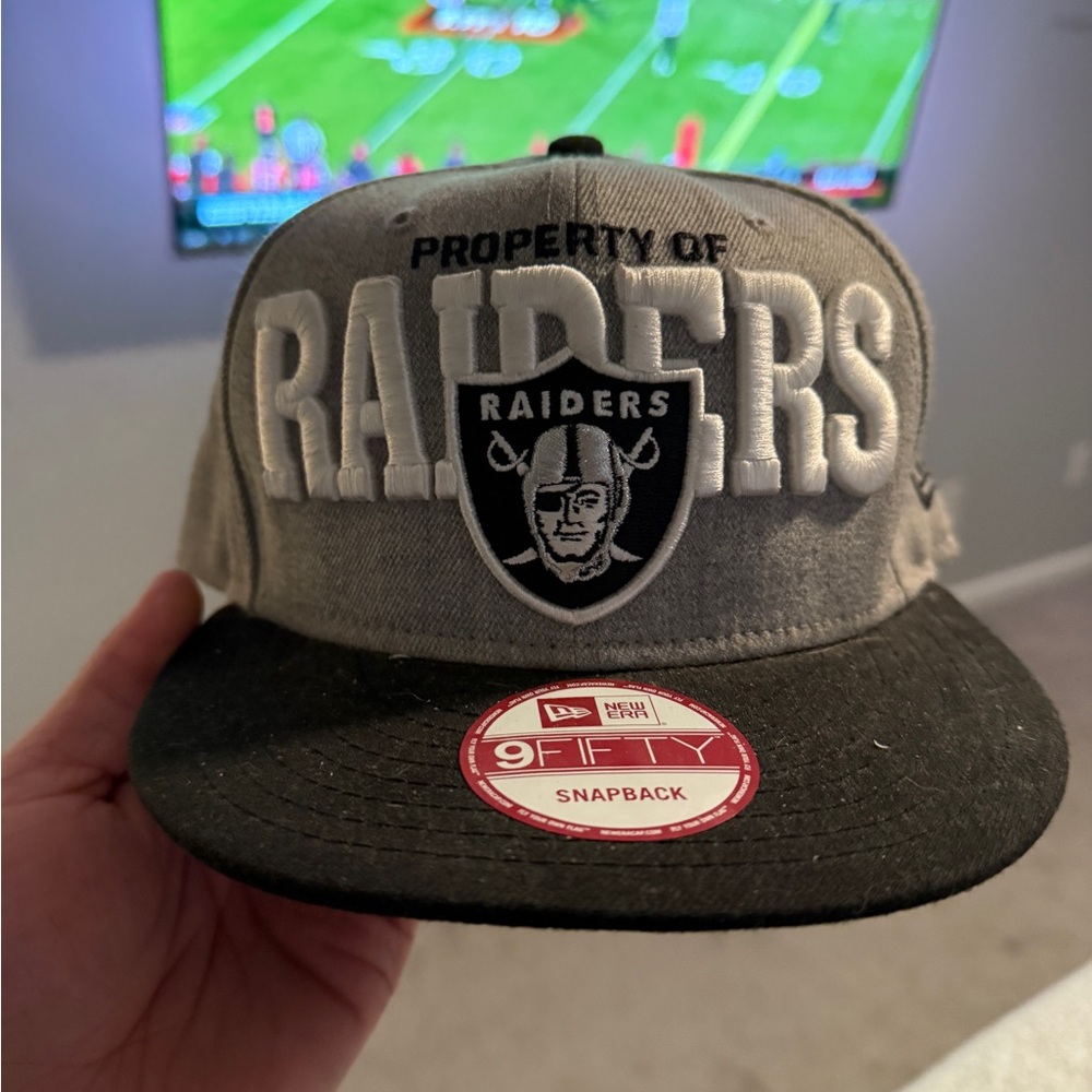 Raiders NFL hat!